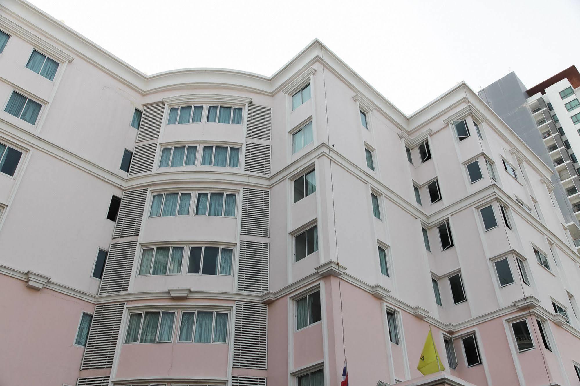 Zen Bangchak Hotel 2*